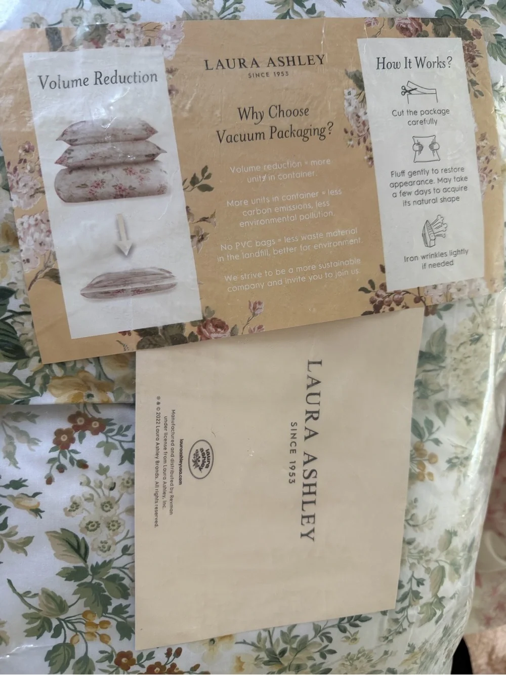 New Laura Ashley White Floral Comforter Set with Green Accents  full and Queen.